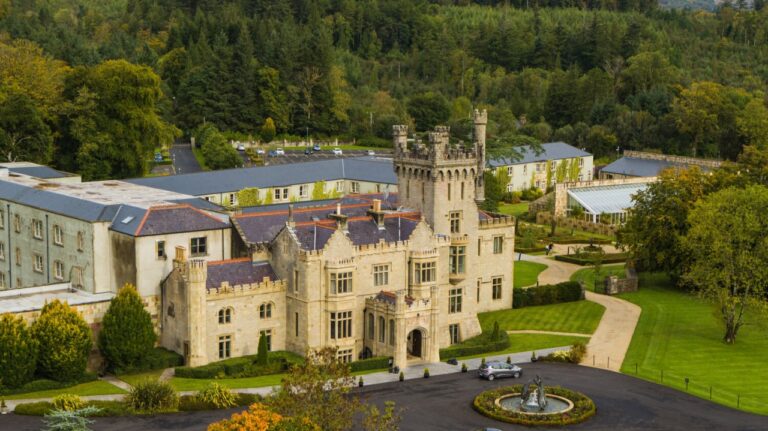 Best Estate Hotels for Retreats: The Complete Infrastructure Guide