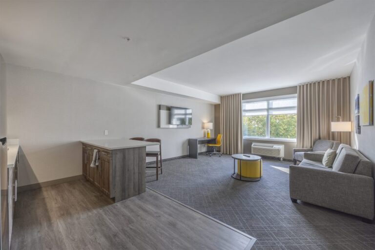 Common Estate Hotel Guest Mistakes: The Practical Navigation Guide